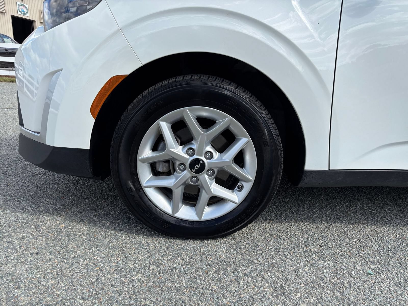 Used 2025 Kia Soul LX w/ LX Technology Package FWD image 27