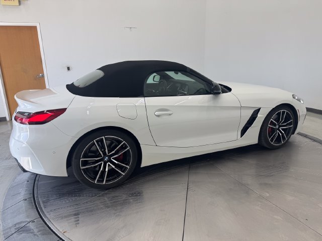 Used 2025 BMW Z4 M40i w/ Premium Package RWD image 38