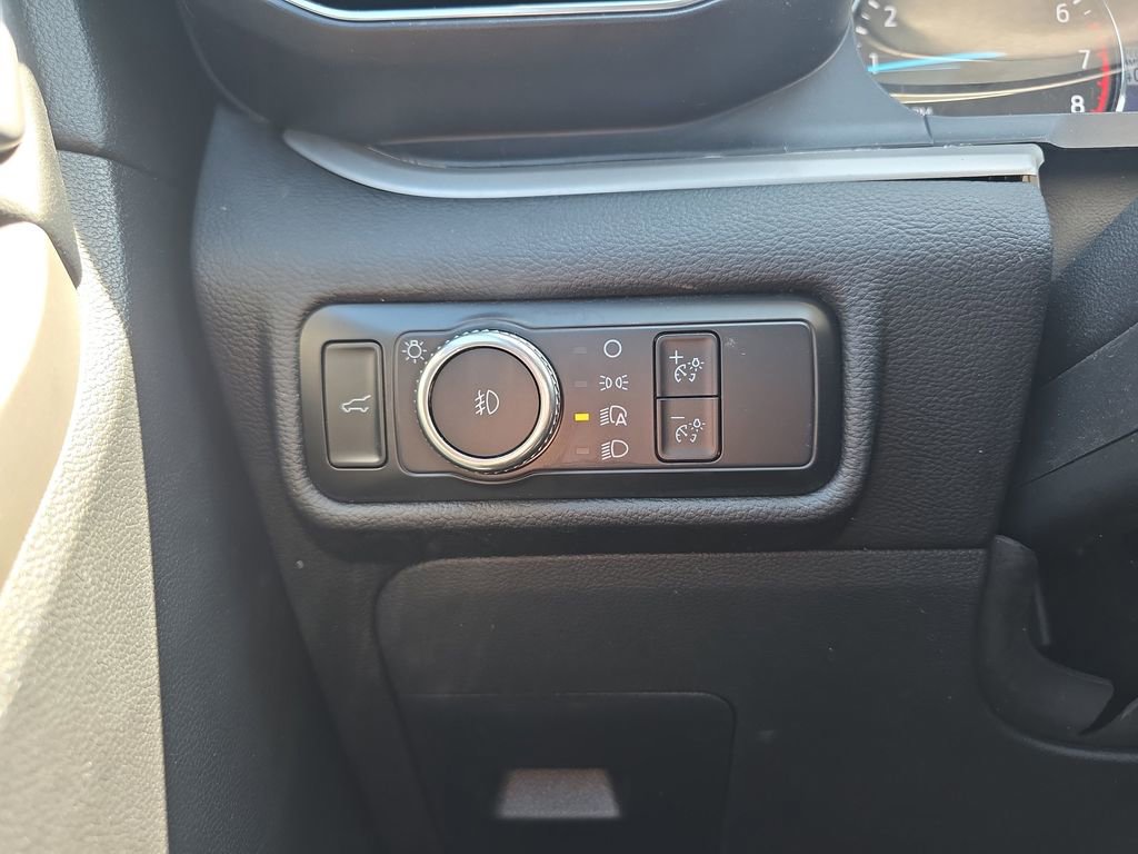 Used 2023 Ford Explorer XLT w/ Equipment Group 202A AWD/4WD image 42
