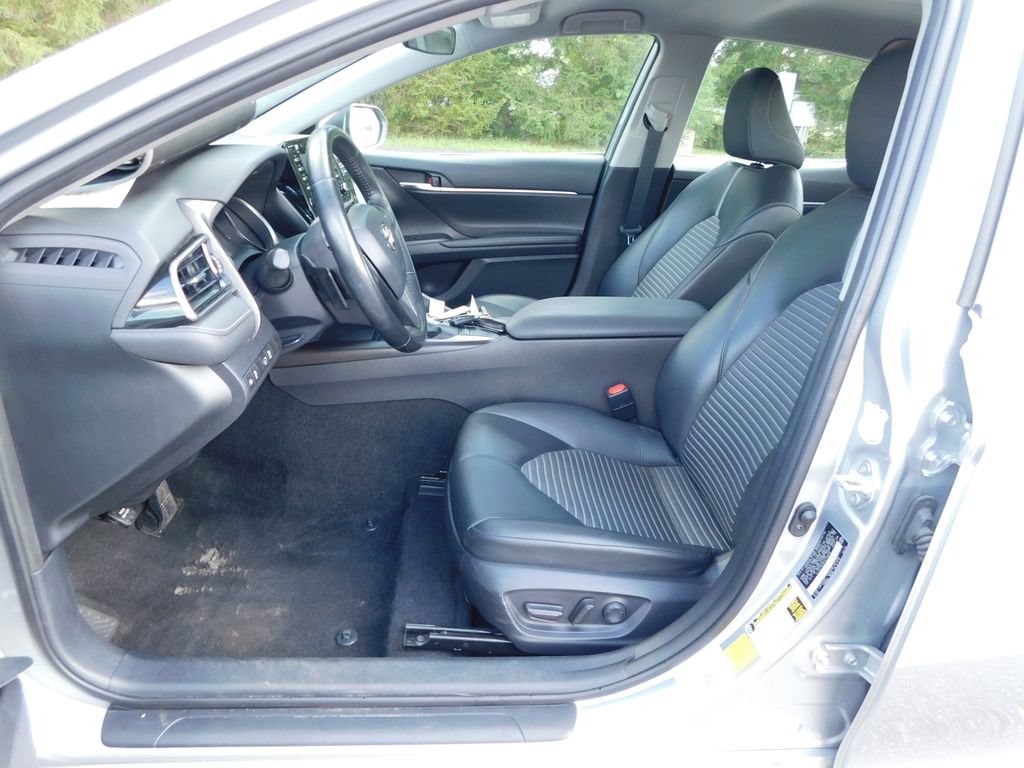 Used 2023 Toyota Camry SE FWD image 12