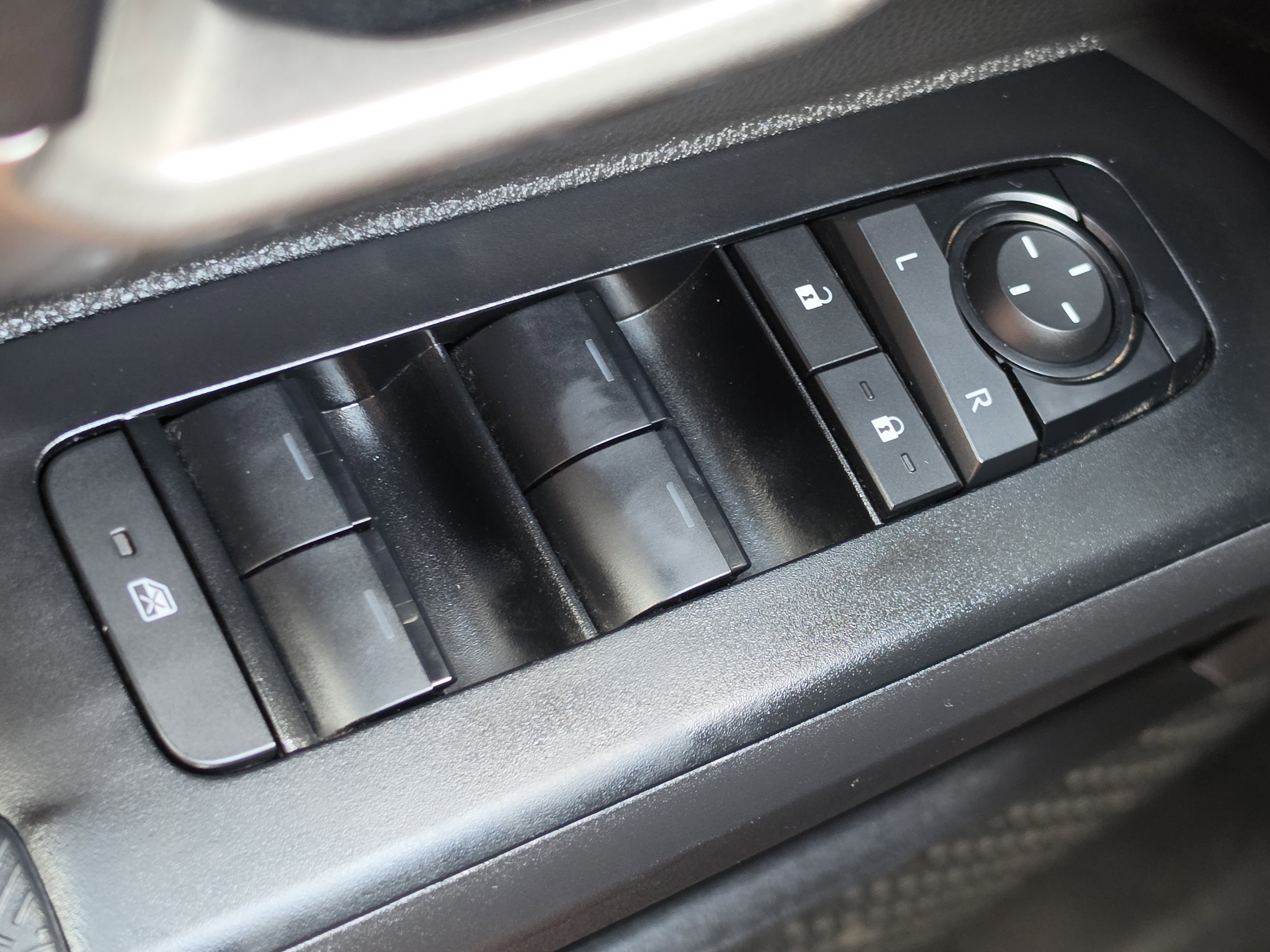 Used 2025 Toyota Tacoma TRD Off-Road AWD/4WD image 12