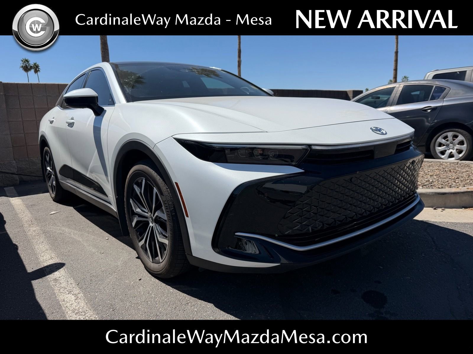 Used 2023 Toyota Crown Limited image 1