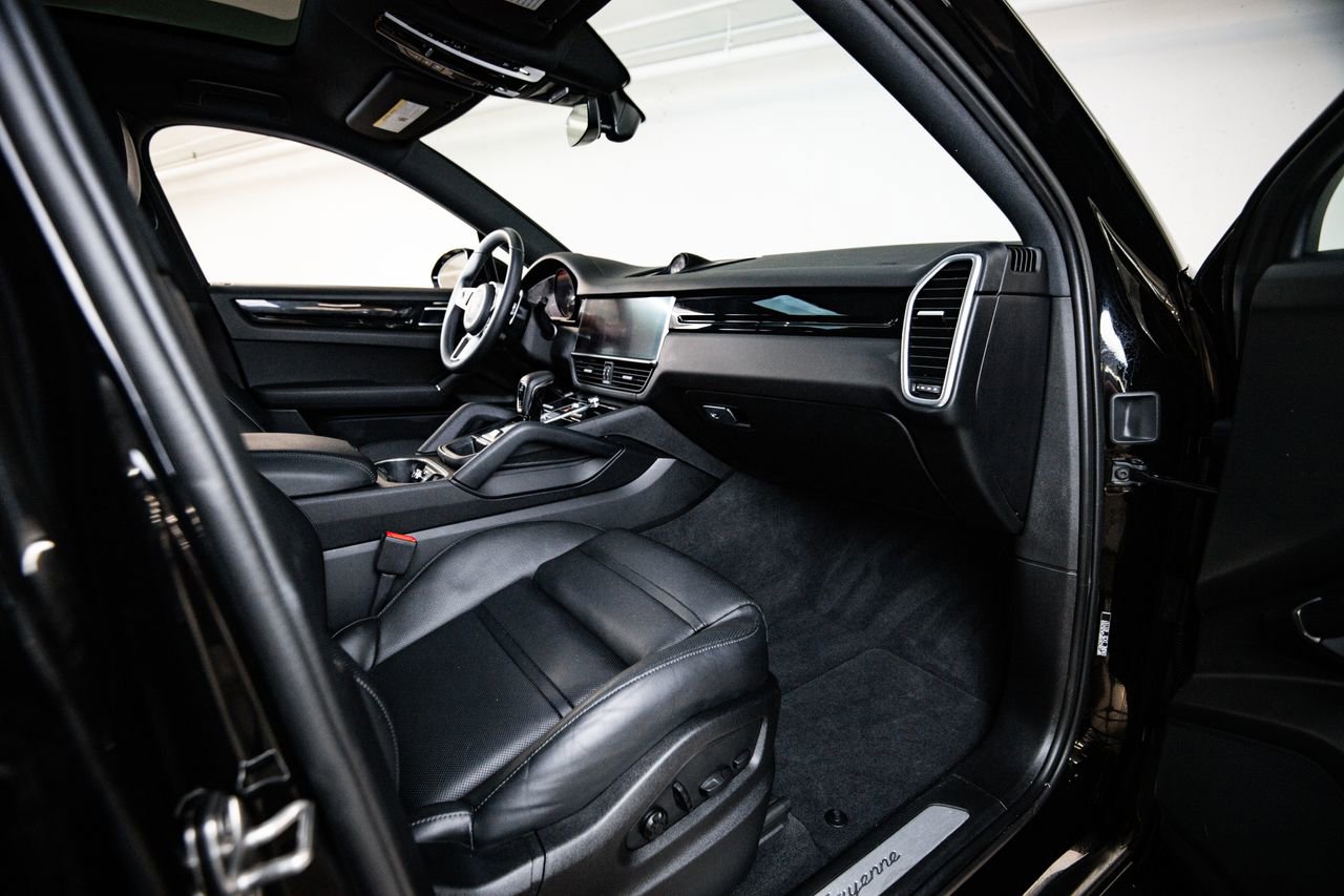Certified 2023 Porsche Cayenne Coupe AWD/4WD image 27