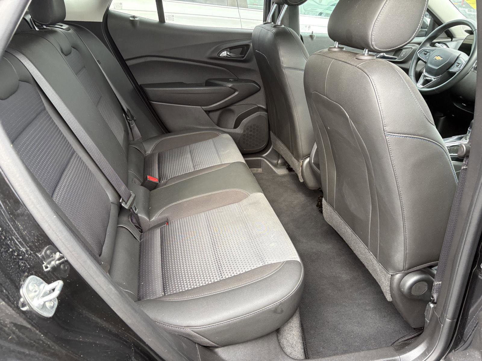Used 2025 Chevrolet Trax LT w/ Driver Confidence Package image 15