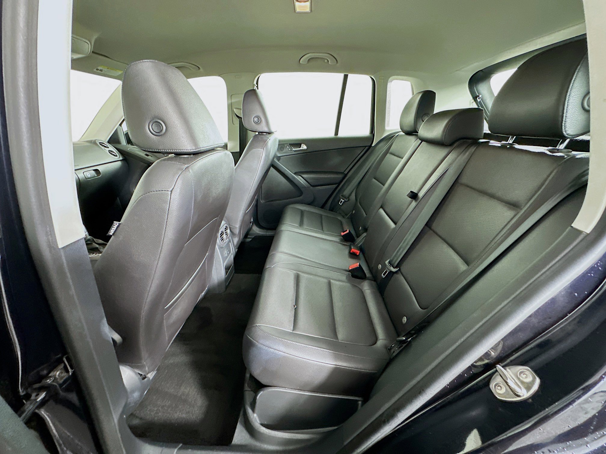 Used 2017 Volkswagen Tiguan S image 26