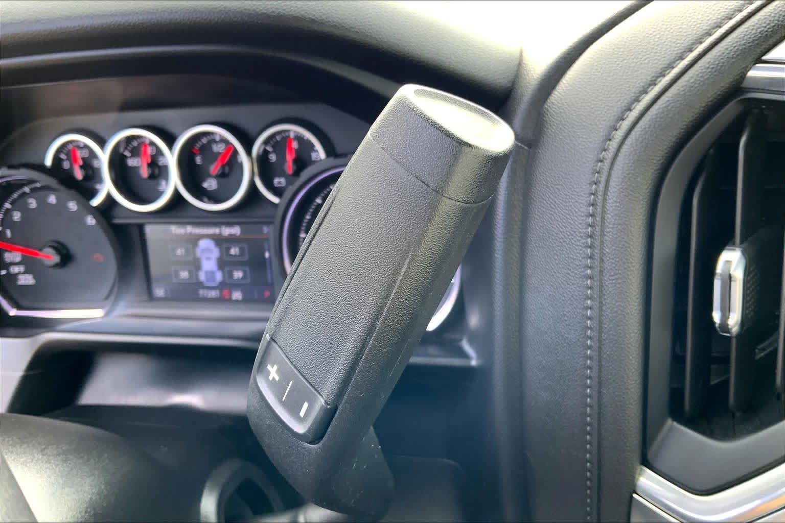Used 2019 Chevrolet Silverado 1500 LT w/ Texas Edition AWD/4WD image 32