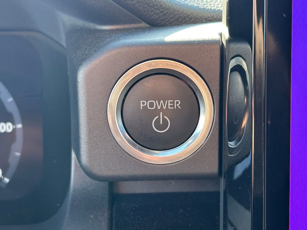 Certified 2025 Toyota 4Runner Limited AWD/4WD image 31