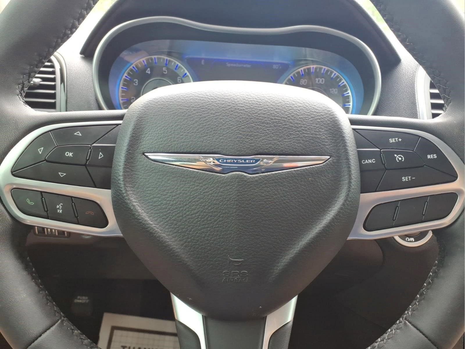 Used 2023 Chrysler 300 Touring RWD image 14