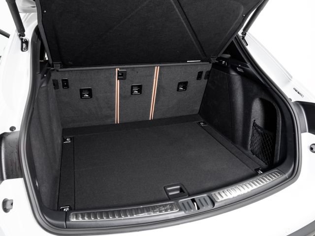 Certified 2026 Porsche Macan AWD/4WD image 28