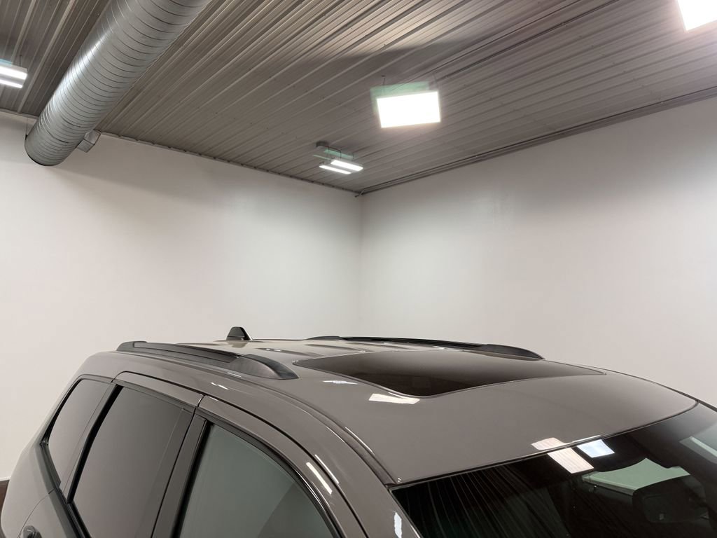 Used 2019 Jeep Grand Cherokee Laredo AWD/4WD image 47