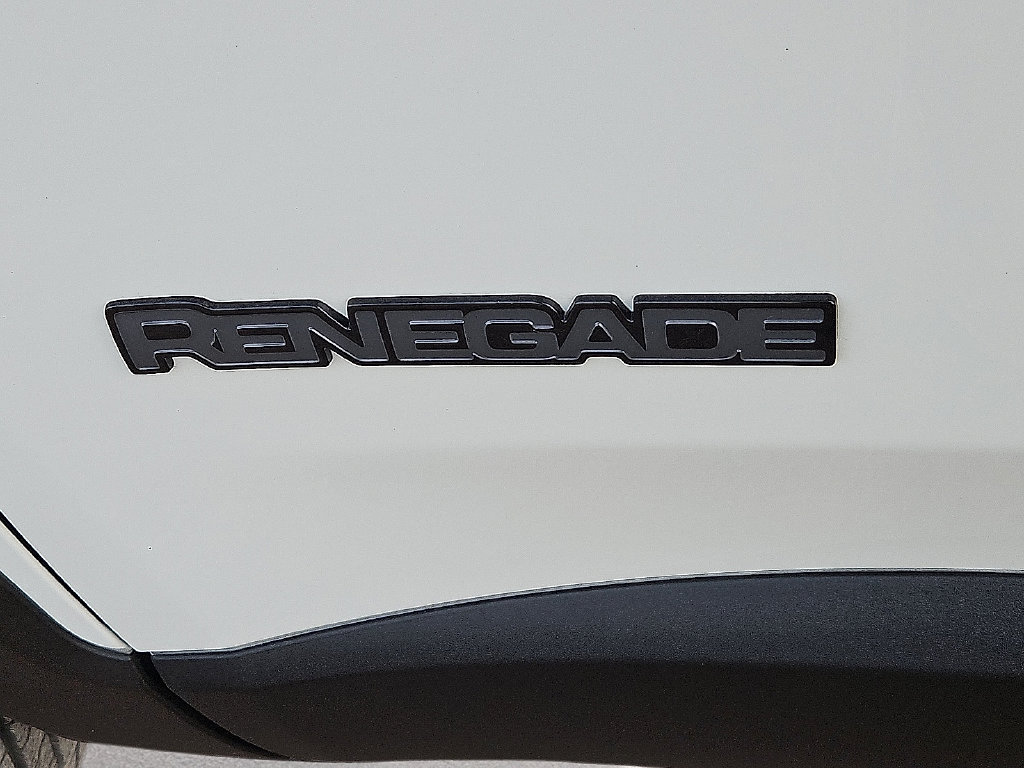 Used 2023 Jeep Renegade Latitude AWD/4WD image 14