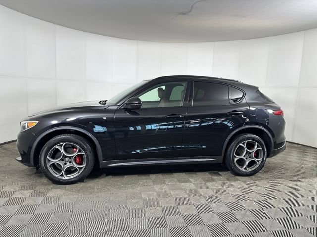 Used 2022 Alfa Romeo Stelvio Ti image 6