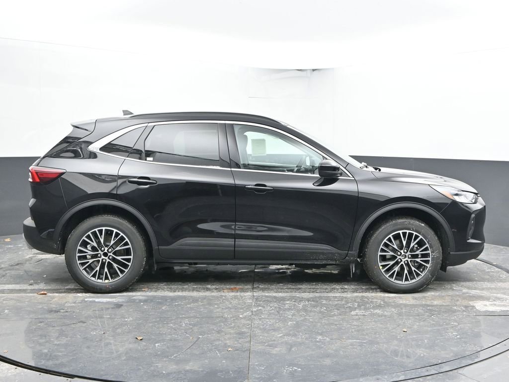 New 2026 Ford Escape SE image 11