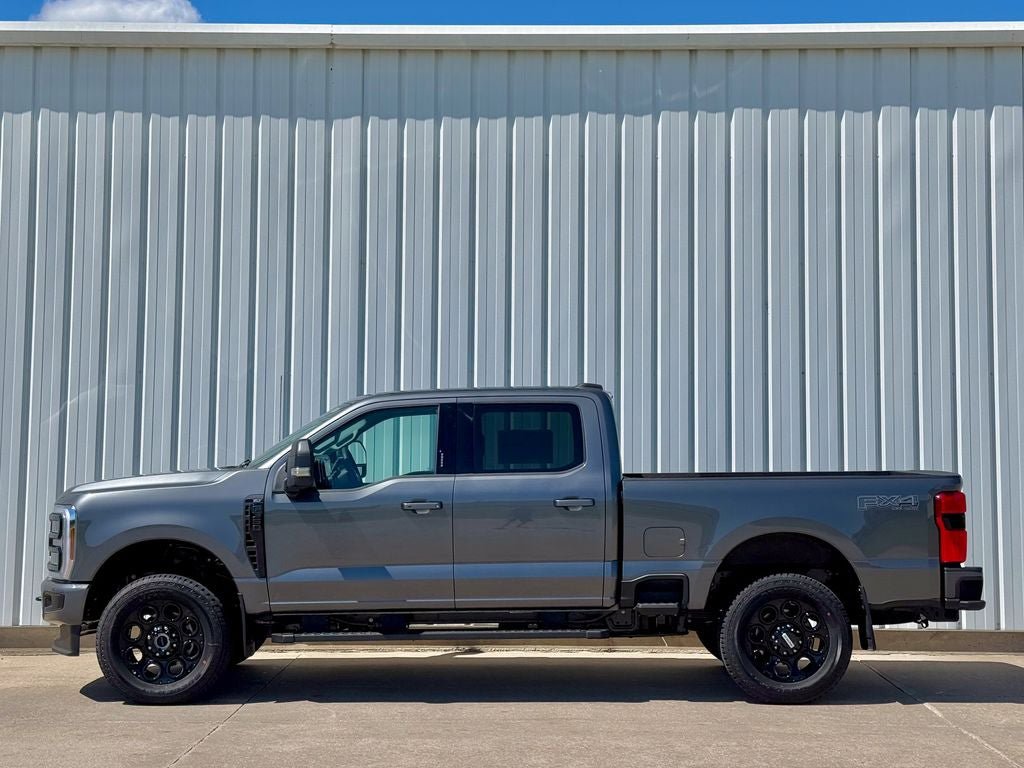New 2026 Ford F350 XLT w/ XLT Premium Package AWD/4WD image 3