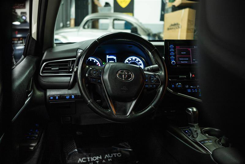 Used 2023 Toyota Camry SE w/ Convenience Package FWD image 16
