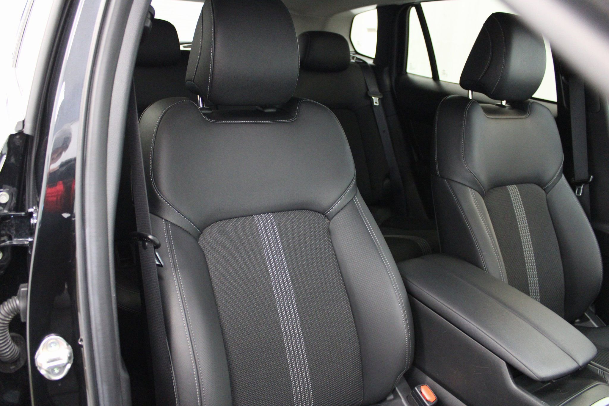 Used 2025 MAZDA CX-50 AWD 2.5 S w/ Preferred Package image 30