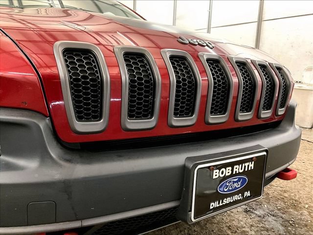 Used 2017 Jeep Cherokee Trailhawk w/ Cold Weather Group AWD/4WD image 29