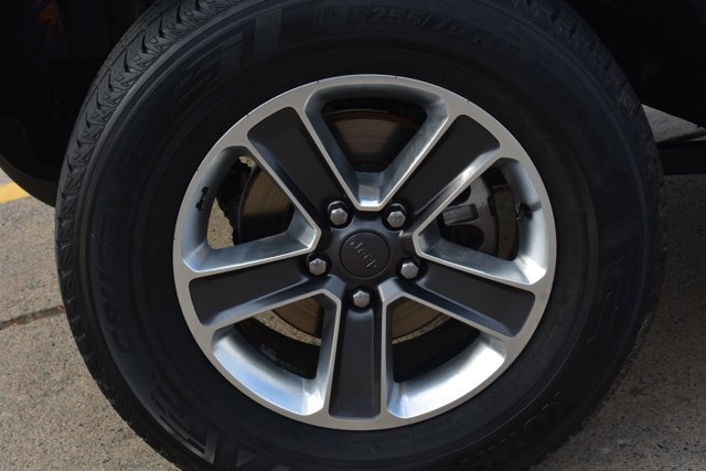 Used 2020 Jeep Wrangler Unlimited Sahara image 9