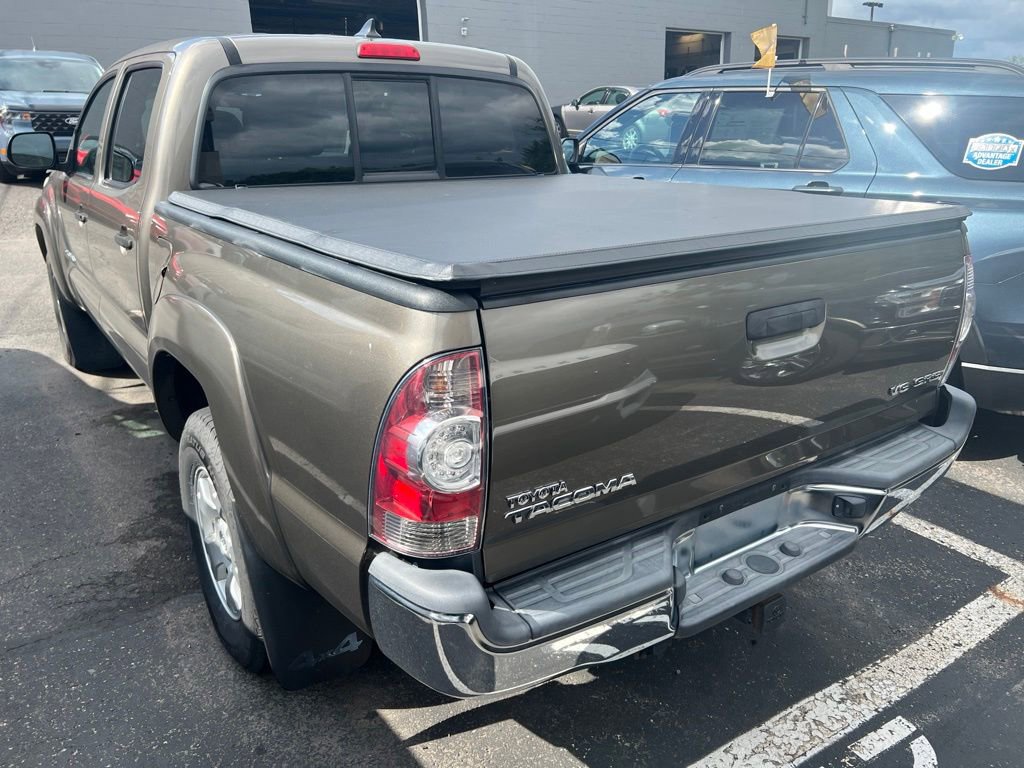 Used 2015 Toyota Tacoma 4x4 Double Cab w/ SR5 Package image 8