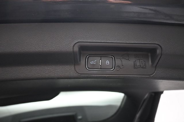 Used 2023 Ford Explorer Platinum w/ Technology Package AWD/4WD image 28