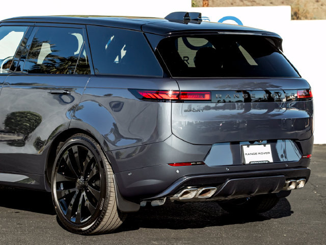 New 2027 Land Rover Range Rover Sport Dynamic SE AWD/4WD image 10