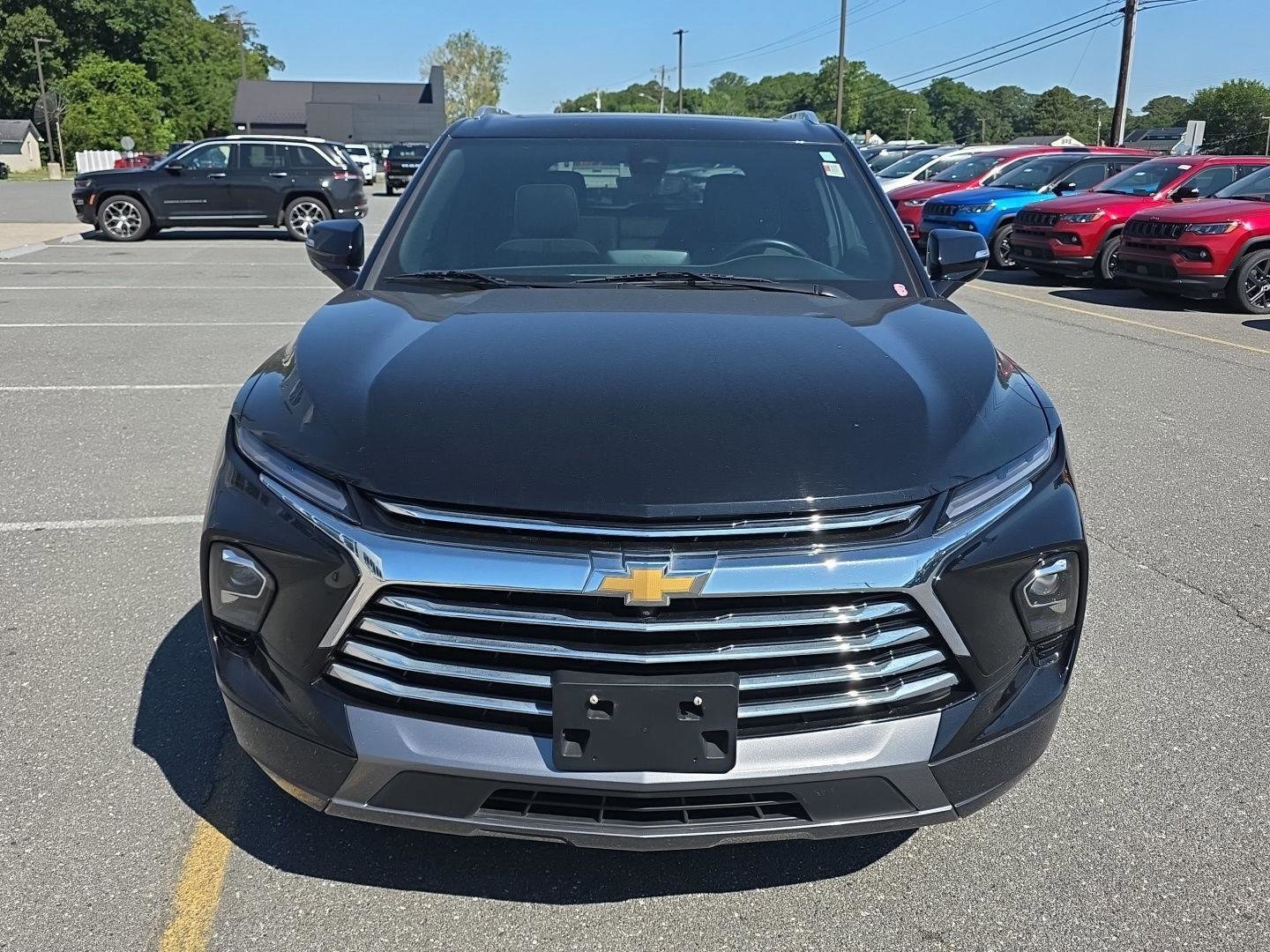 Used 2023 Chevrolet Blazer Premier w/ Driver Confidence II Package FWD image 2
