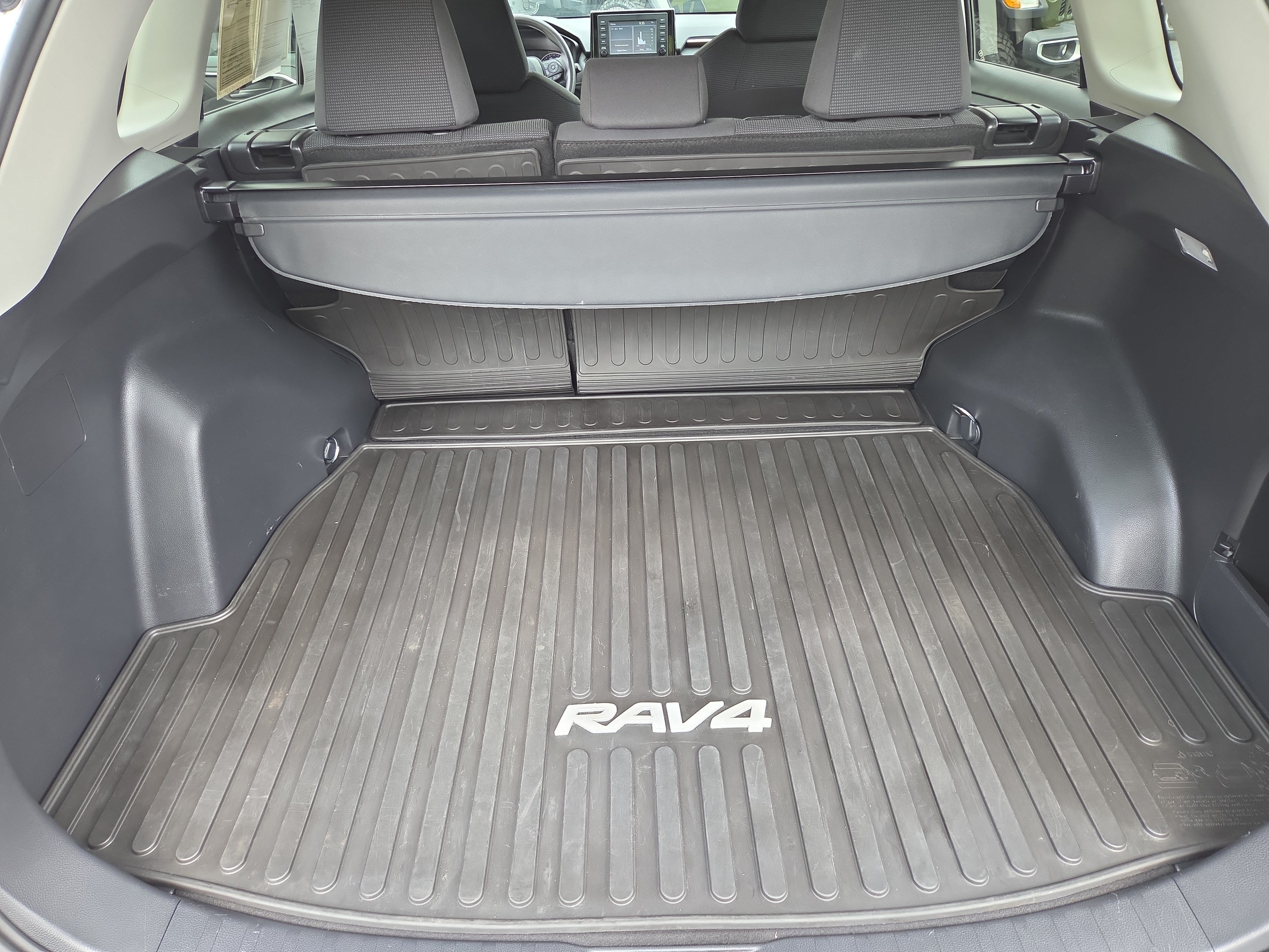 Used 2019 Toyota RAV4 LE AWD/4WD image 31