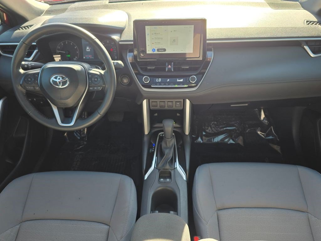 Used 2025 Toyota Corolla Cross AWD Hybrid w/ Moonroof Package image 32