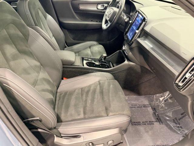 Used 2022 Volvo XC40 P8 Recharge Plus AWD/4WD image 30