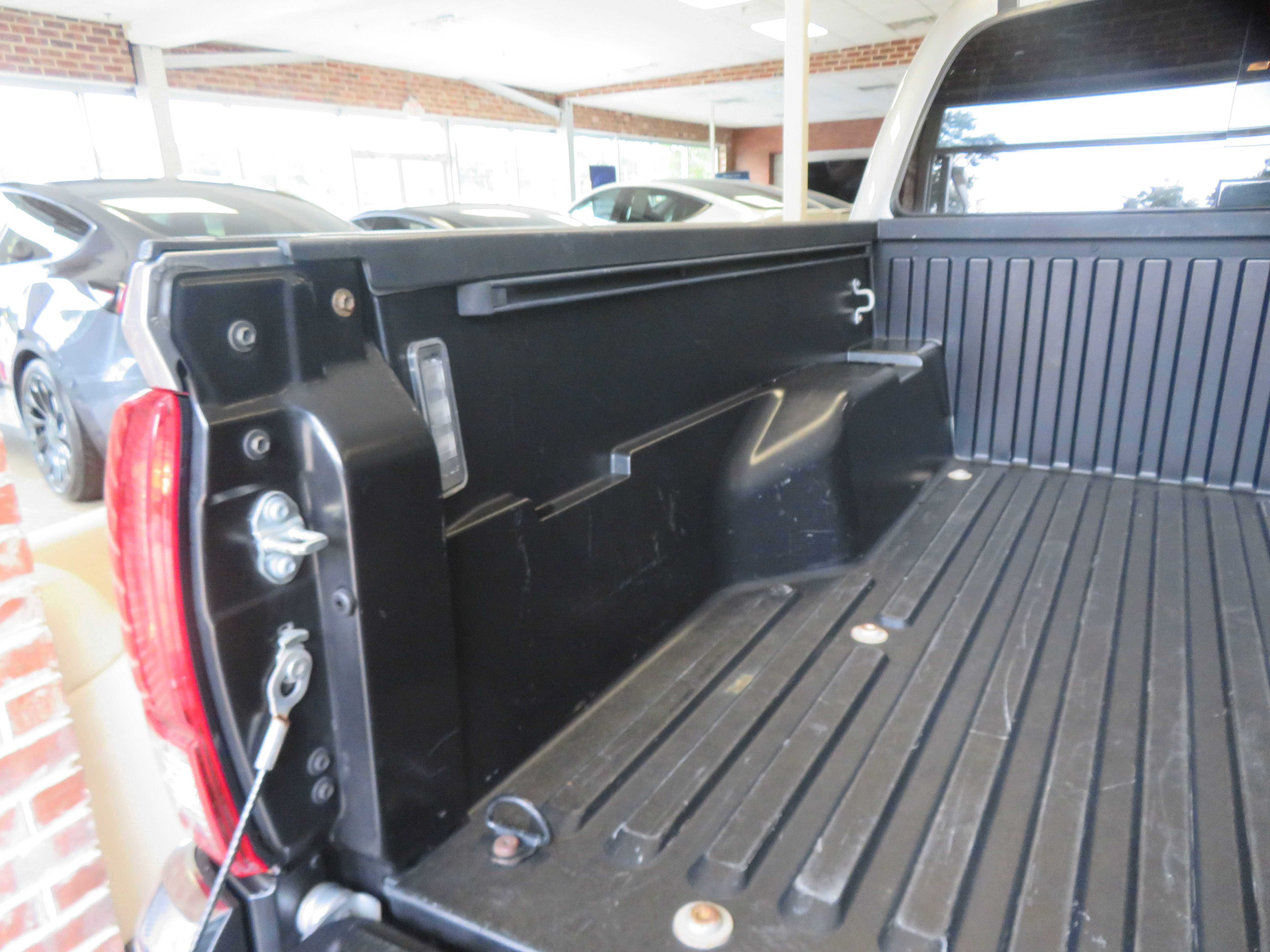 Used 2022 Toyota Tacoma SR5 RWD image 44