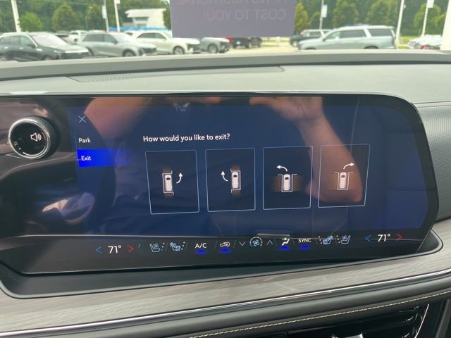 New 2026 Chevrolet Suburban Premier image 33