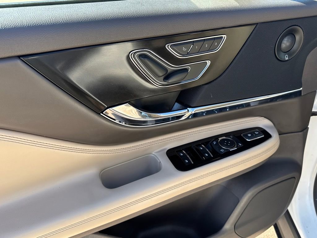 Used 2020 Lincoln Corsair Reserve w/ Equipment Group 201A image 24