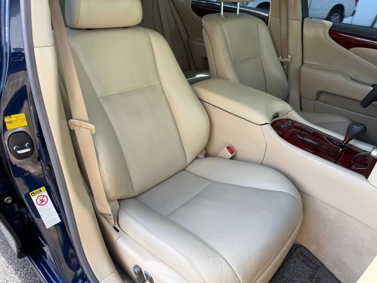 Used 2012 Lexus LS 460 w/ Luxury Value Edition RWD image 43