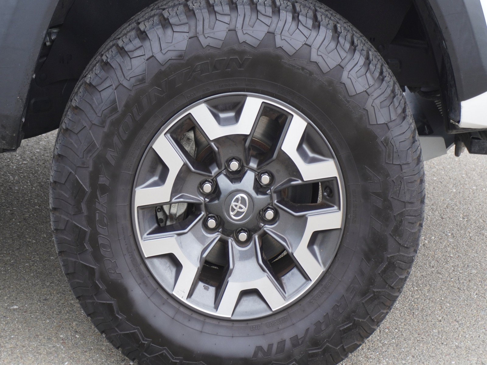 Used 2021 Toyota Tacoma TRD Off-Road AWD/4WD image 6