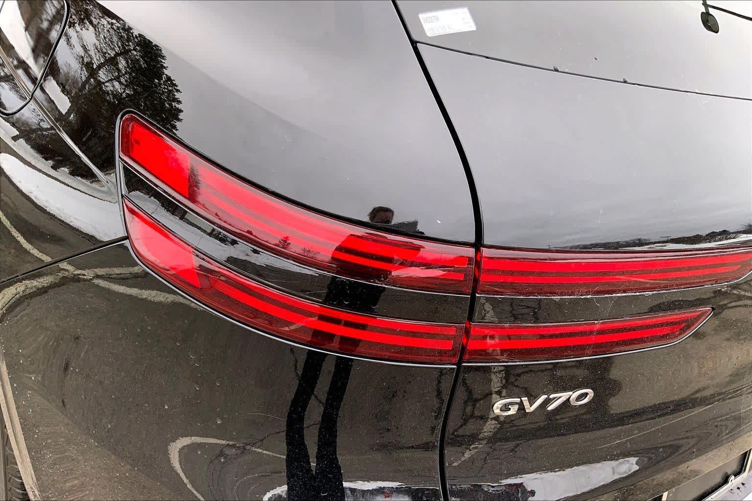 Used 2024 Genesis GV70 2.5T w/ Advanced Package AWD/4WD image 55