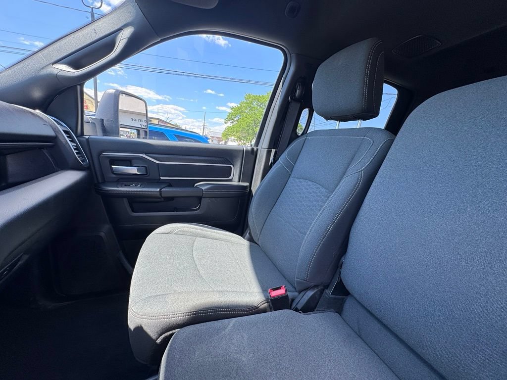 Used 2025 RAM 2500 Big Horn AWD/4WD image 16