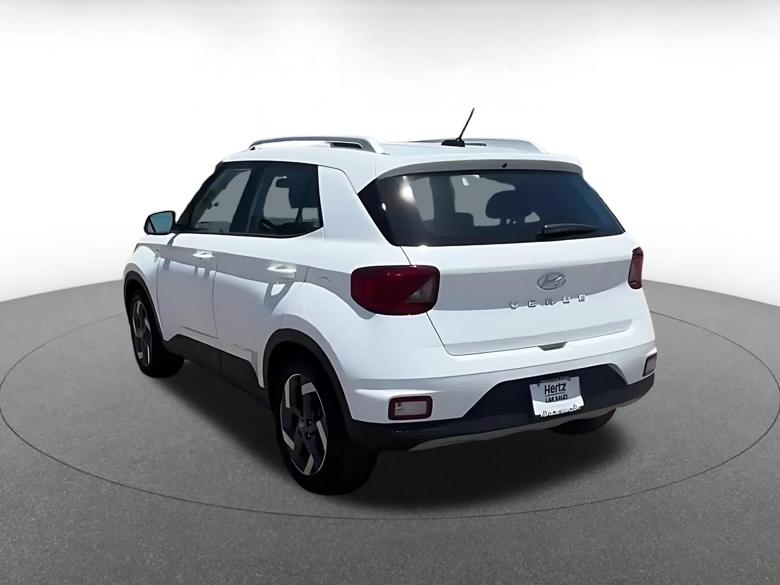 Used 2026 Hyundai Venue SEL FWD image 7