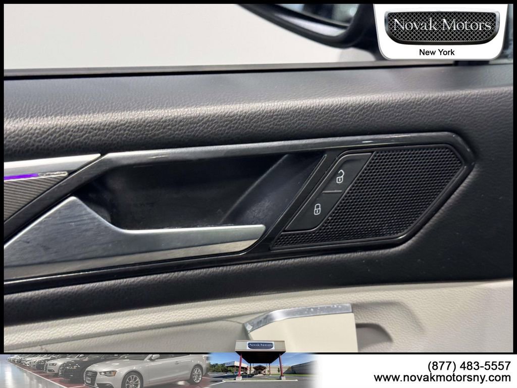 Used 2023 Volkswagen Tiguan SE R-Line image 16