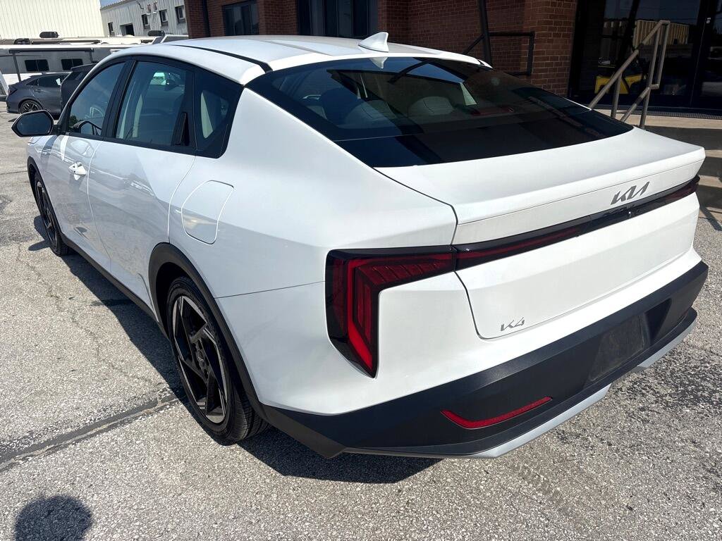 Used 2025 Kia K4 EX image 9