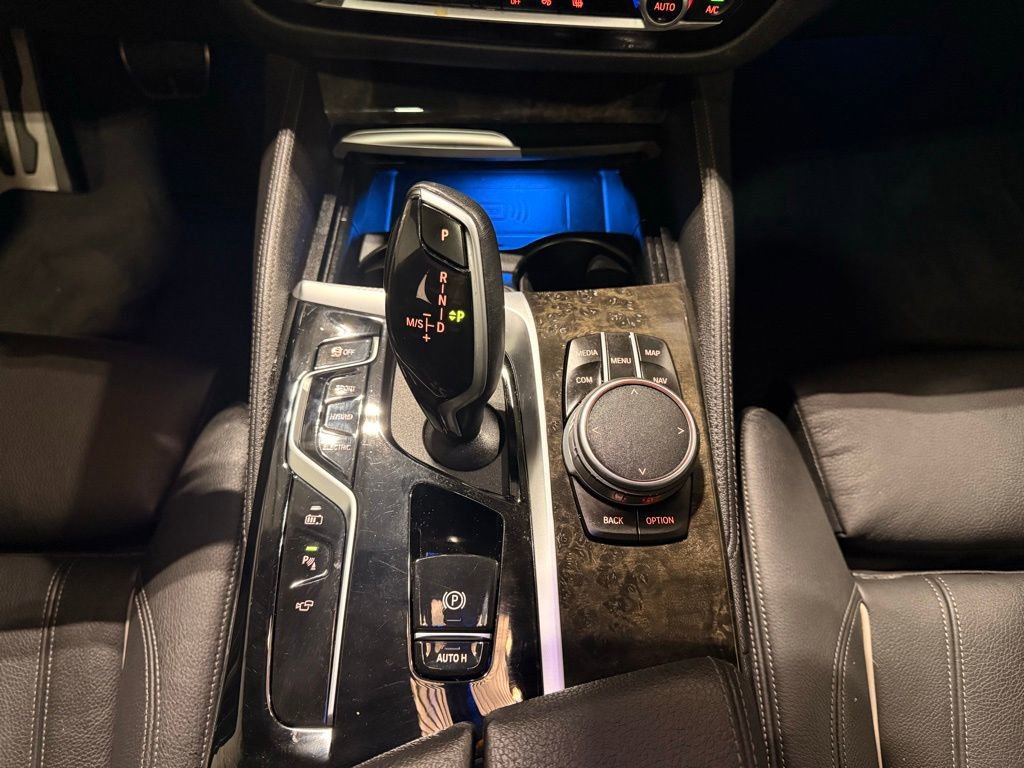 Used 2021 BMW 530e w/ M Sport Package RWD image 28