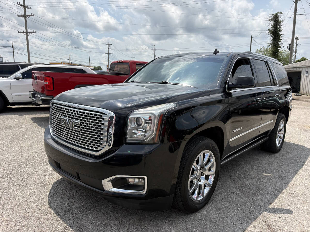 Used 2015 GMC Yukon Denali w/ Touring Package AWD/4WD image 3