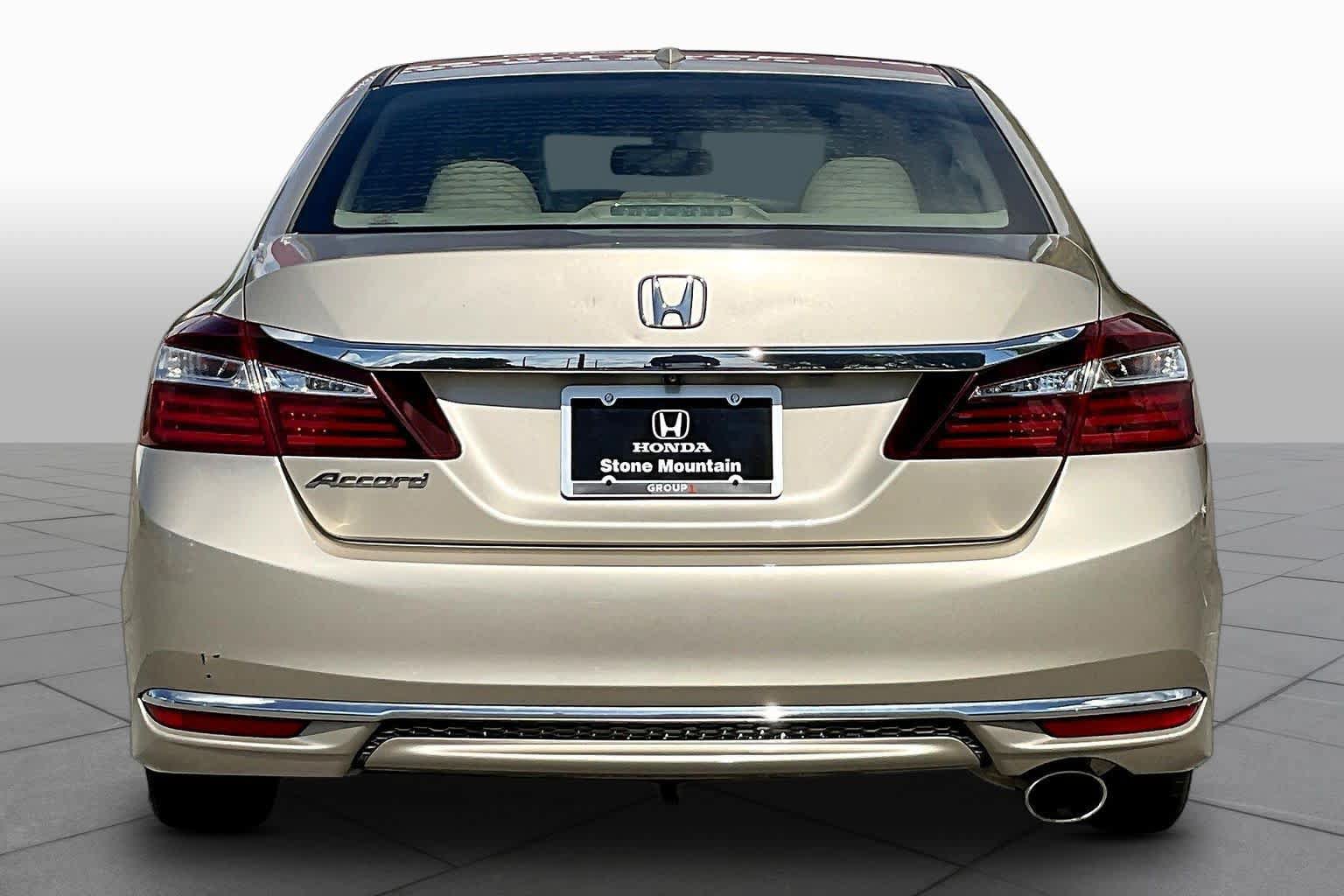 Used 2017 Honda Accord EX-L image 5