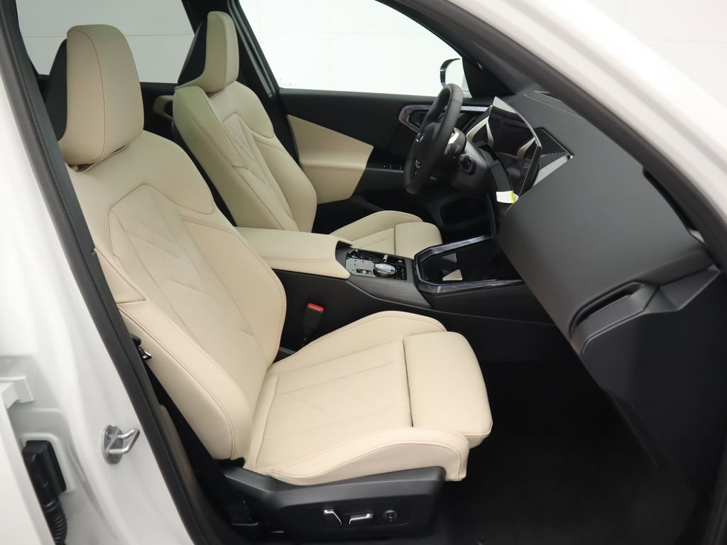 Certified 2025 BMW X3 xDrive30i w/ Premium Package image 22