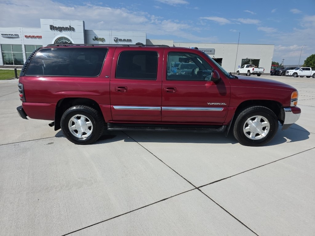Used 2005 GMC Yukon XL SLT w/ SLT Preferred Equipment Group AWD/4WD image 4