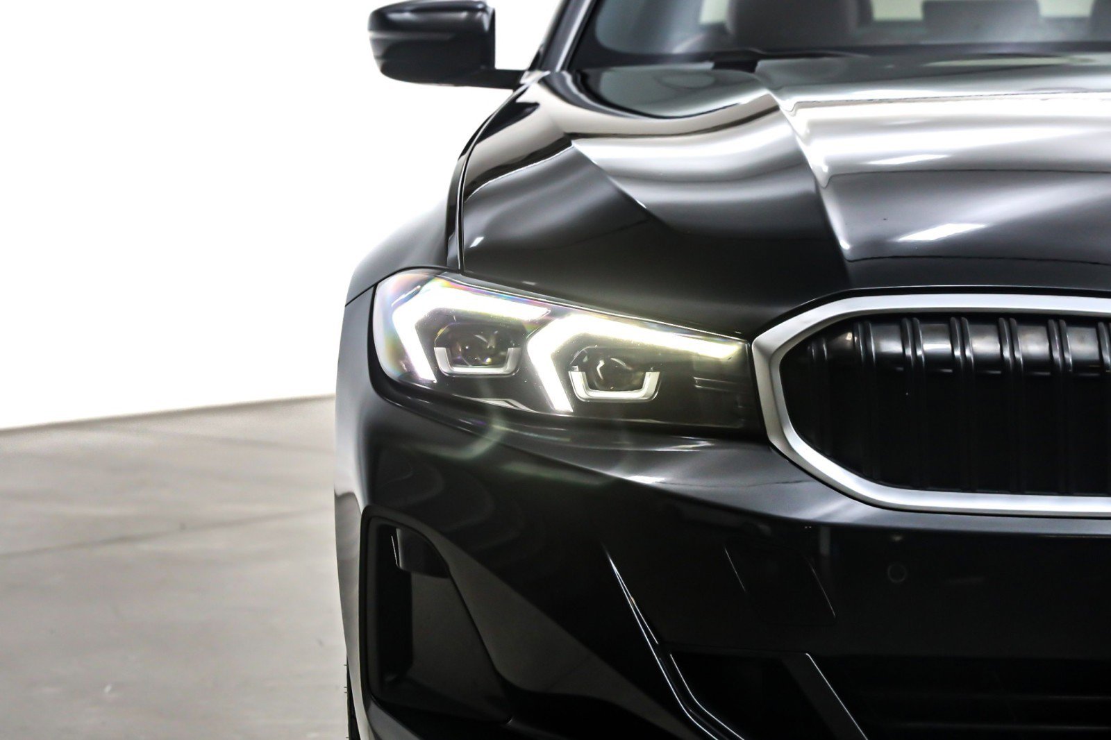 Used 2023 BMW 330e w/ Convenience Package image 15