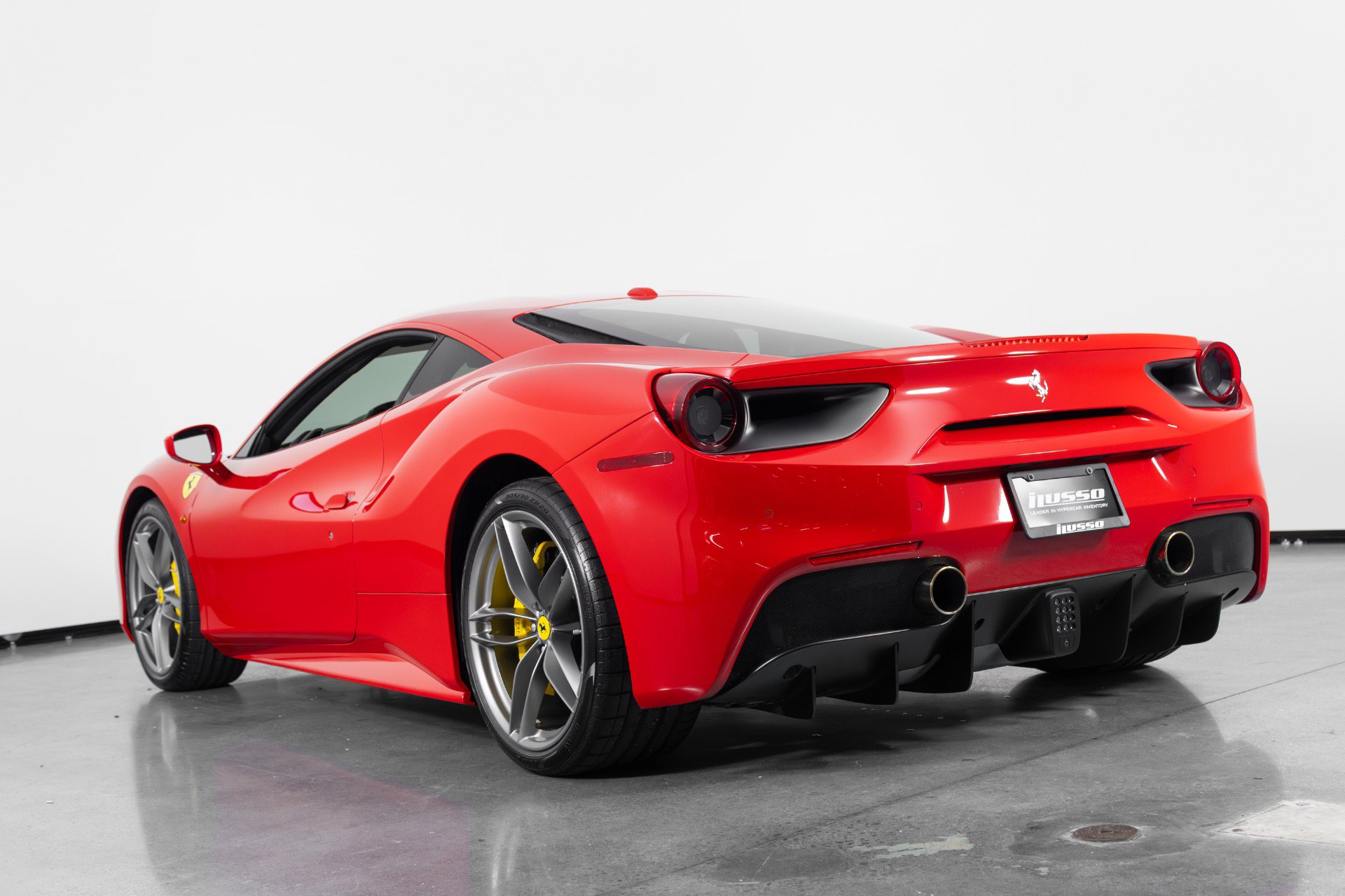Used 2017 Ferrari 488 GTB RWD image 29