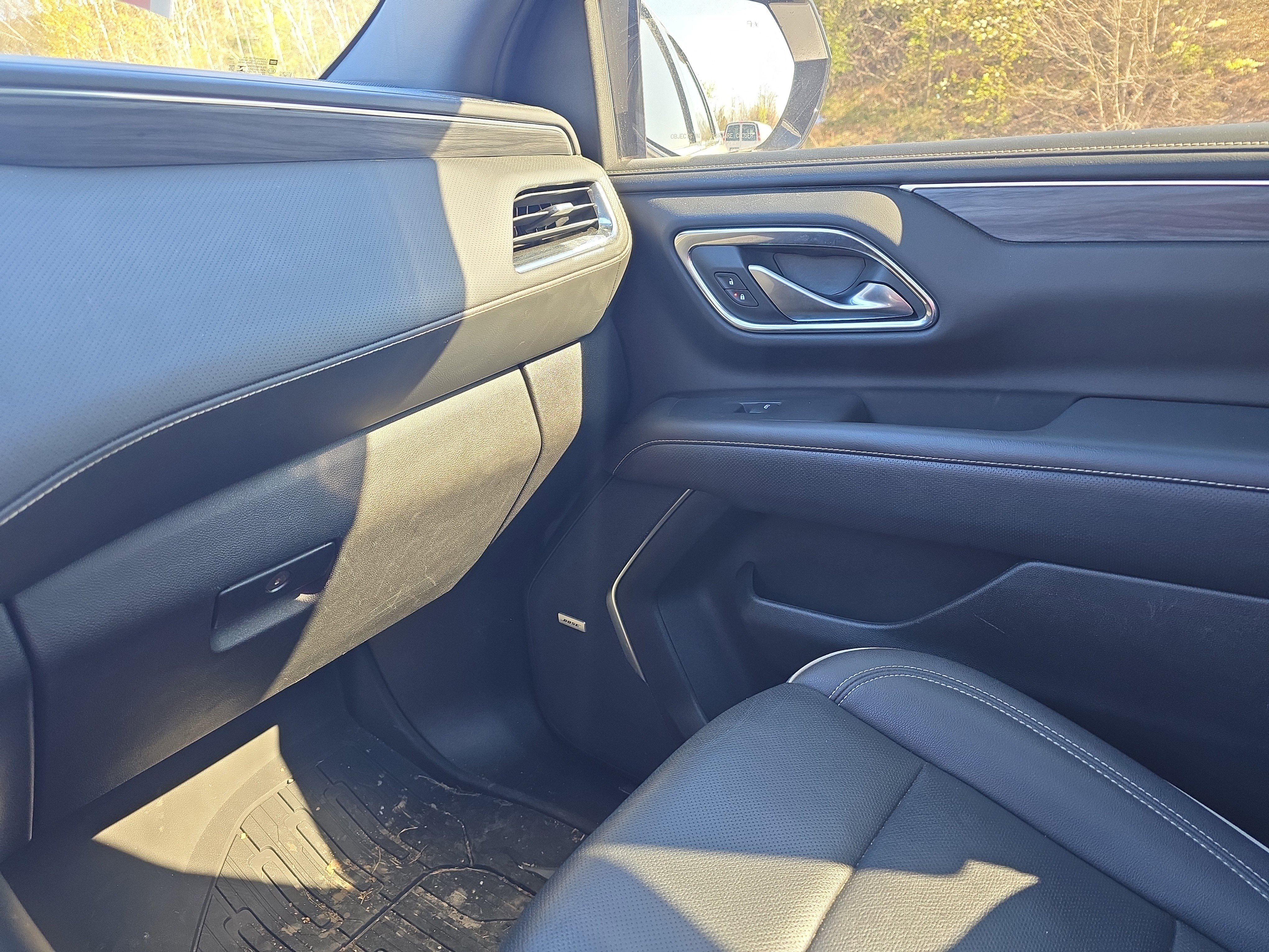 Used 2023 GMC Yukon SLT AWD/4WD image 34