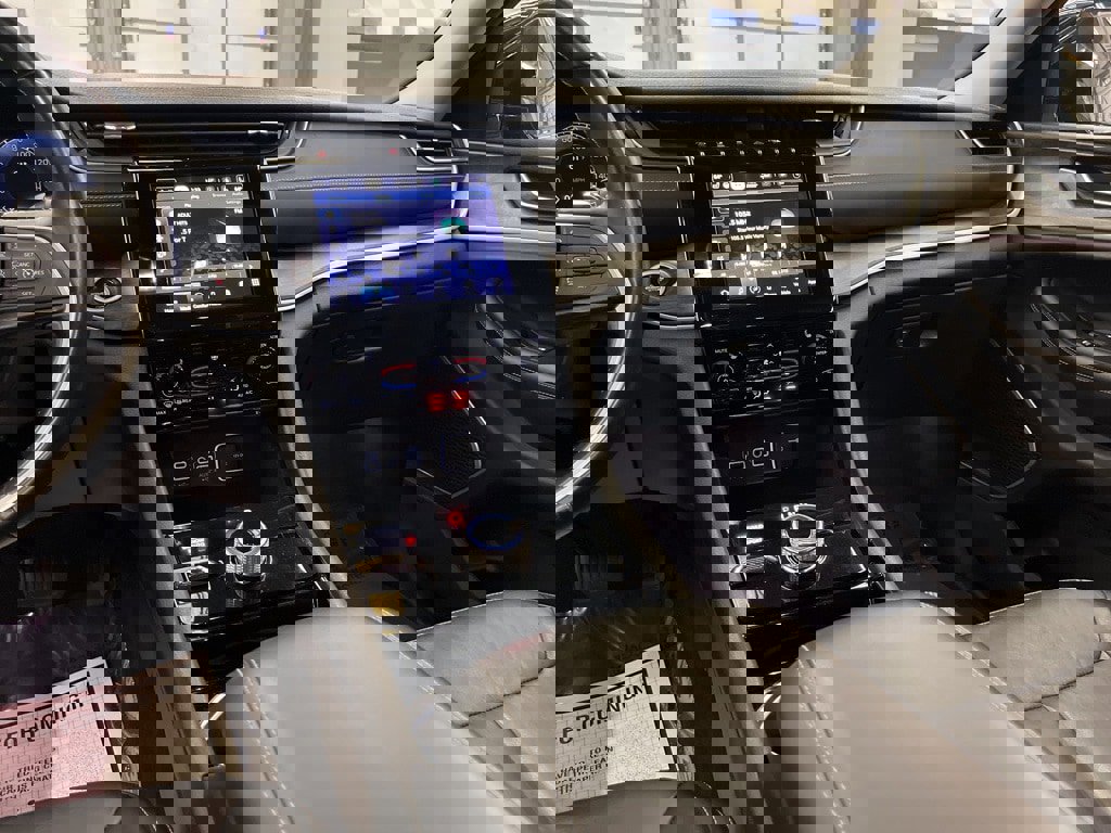 Used 2021 Jeep Grand Cherokee L Limited image 20