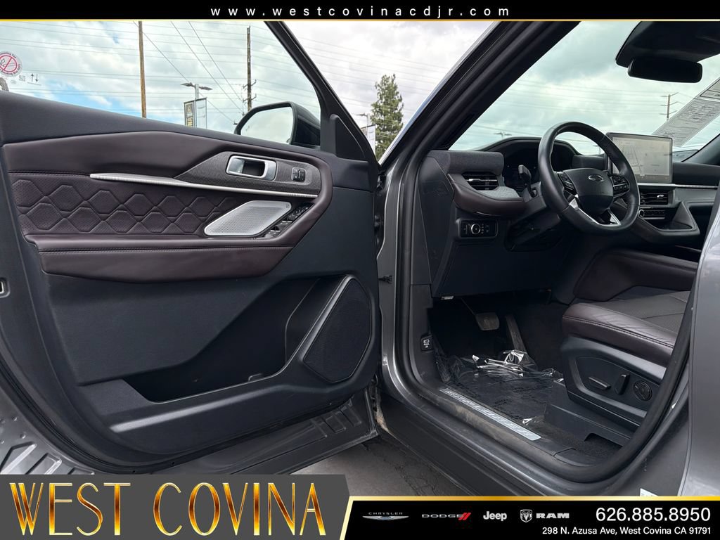 Used 2025 Ford Explorer Platinum w/ LUX Leather Package AWD/4WD image 10