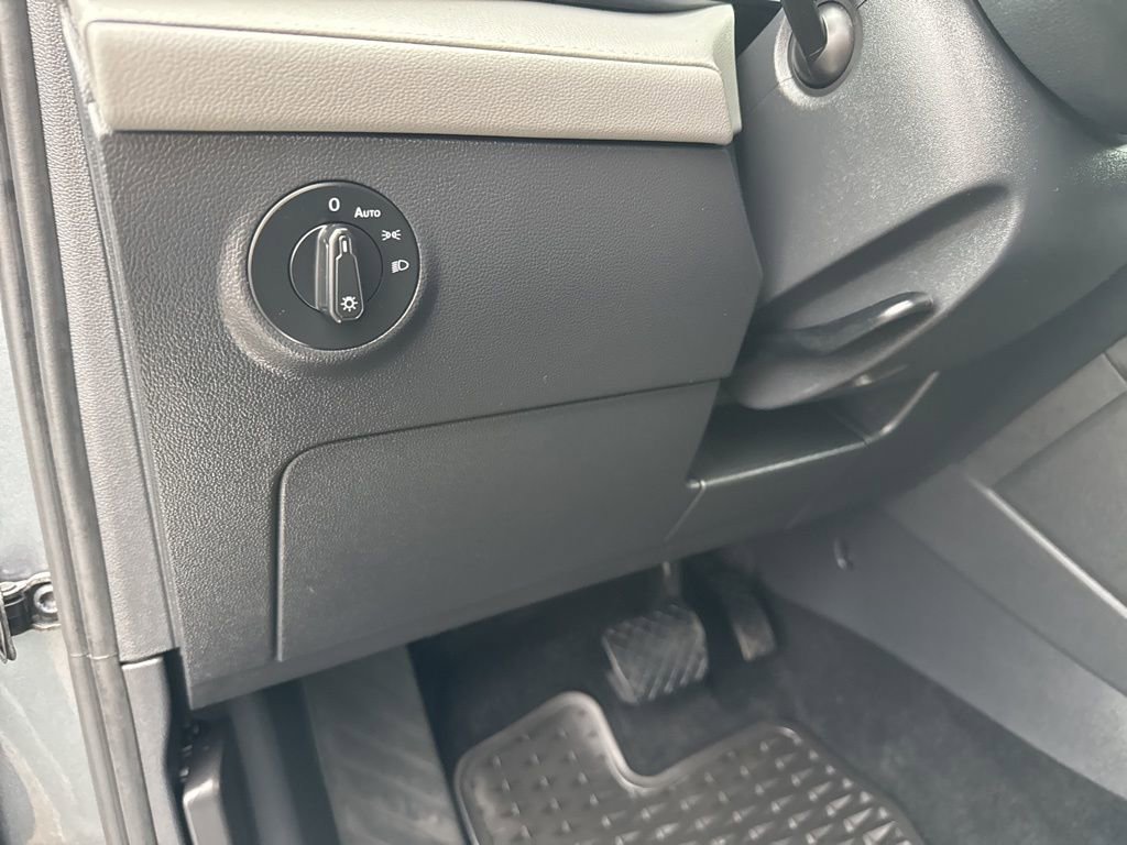 Used 2024 Volkswagen Taos SE image 14